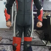 لباس موتور سواری  چرمی اورجینال فول ضربه گیر