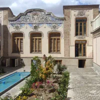 ارایشگر ماهر در همه زمینه ها با مشتری