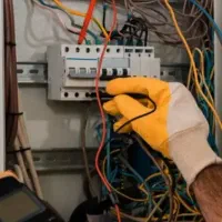 برقکار صنعتی و ساختمانی برقکاری