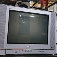 تلفزیون LG تمیز همراه با میز