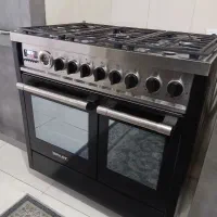 اجاق گاز بسیار تمییز و در حد نو و فول امکانات