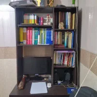 میز تحریر کتابخانه دار همراه با صندلی تمیز وسالم|میز تحریر و کامپیوتر|اصفهان, شیخ اشراق|دیوار