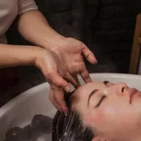 درمان ریزش،چربی،شوره کف سر با اسکراب اسکالپ