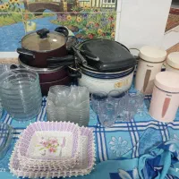 تعدادی لوازم و ظروف