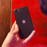 آیفون  2023 se2
