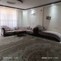 مبل ال همراه با لاوست