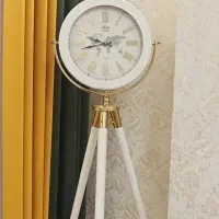 ساعت ایستاده