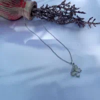 گردنبند پروانه