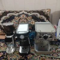 دو عدد اسپرسو ساز،نوا و مباشی،یک آسیاب سالم و برند