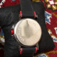 ساعت نایک|ساعت|ری, علایین|دیوار