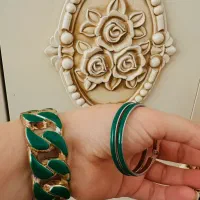 گوشواره و دستبند