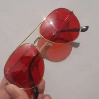 عینک سالم و بدونه استفاده