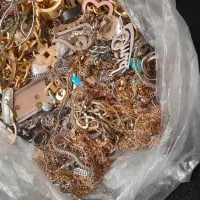 حدودا ۱۰ تا ۱۲ کیلیو بدلیجات بازیافتی