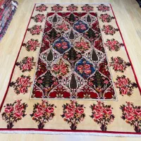 فرش پرده ای بختیاری طرح خشت سروی