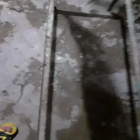 یک عدد چهار پایه زیرتانکی