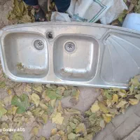 کابینت فلزی با 3 عدد سینگ و سنگ رو کابینت