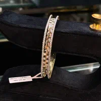 دستبند و نیم تک و تمیمه|جواهرات|شیراز, ملاصدرا|دیوار