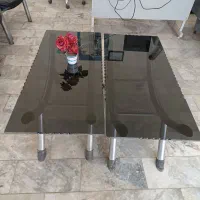 فروش دوعدد میز شیشه ای و صندلی گردان