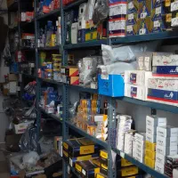 قفسه فلزی با پیچ و مهره