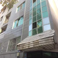 ۶۰ متر / ۱۰ ساله باآسانسور و انباری (سرمایه گذاری)