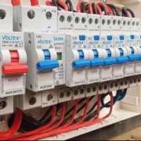 برقکارساختمان وصنعتی/تعمیرات/نصب لوستر لاینرهالوژن