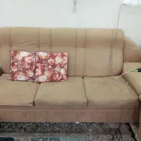 مبل۷نفره کرم رنگ۳تومن.نیم ست سرمه ایی ومیزش۳|مبلمان خانگی و میز عسلی|کرج, حیدرآباد|دیوار