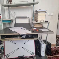 میز کامپیوتر سالم بدون ایراد