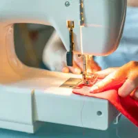 به یک چرخکار خانم جهت دوخت لباس نیاز مندیم