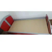 تخت یک نفره تمیز