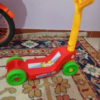 اسکوتر|دوچرخه، اسکیت، اسکوتر|پرند, فاز ۴|دیوار