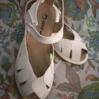 کفش و چکمه دخترونه|کفش و لباس بچه|کاشان, درب اصفهان|دیوار