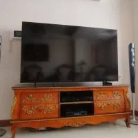 میز تی وی معرق و برنز کاری شده در حد نو