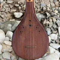 سه تار قدیمی حسین مسعود
