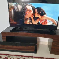 تلویزیون و دراور آینه