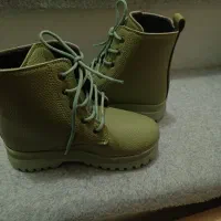 نیم بوت|کیف، کفش، کمربند|شیراز, تندگویان|دیوار