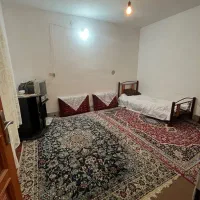 سوئیت-دانشجویی-دختر