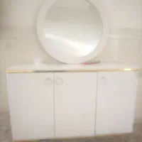 اینه ومیز تزیینی