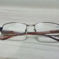 عینک باشیشه سالم