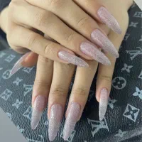 خدمات کاشت و ترمیم ناخن طراحی و دیزاین