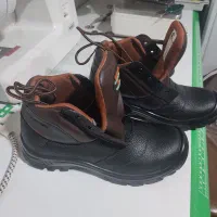 یک جفت نیم بوت کفش کار سایز ۴۰|کیف، کفش، کمربند|شاهین‌شهر, گزبرخوار|دیوار