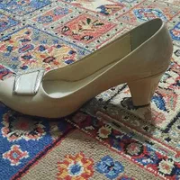 کفش مجلسی مشکی و کرمی سایز ۳۹|کیف، کفش، کمربند|قم, حنیف نژاد|دیوار