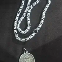 زنجیر و شمایل نقره