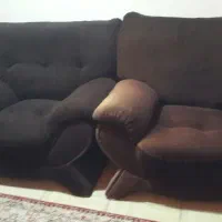 یک سرویس مبل راحتی هفت نفره. چهارتکه ویک مبل تکی