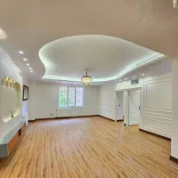 نشیمنی با شکوه کلاسیک و نورپردازی معاصر|فروش آپارتمان|تهران, یاخجی آباد|دیوار