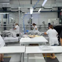 دوخت لباس کار و سازمانی