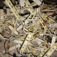 لامپ ال ای دی بلوکی  تعداد بالا|لامپ و چراغ|شاهین‌شهر, شهرک گلدیس|دیوار