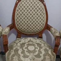 دو عدد مبل تک نفره تمام چوب همراه میز چوبی