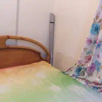 تخت خواب ۲ نفره چوب ،همراه کفی وتشک