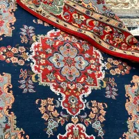 فروش فرش دستباف با گل های ابریشمی