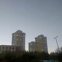 کلنگی با جواز ۵ طبقه در حال اجرا